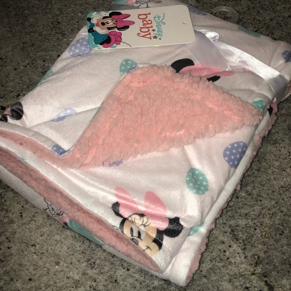 ✨NWT✨ Disney Minnie Mouse Reversible Plush Sherpa Baby Blanket Easter Bunny - Picture 5 of 7